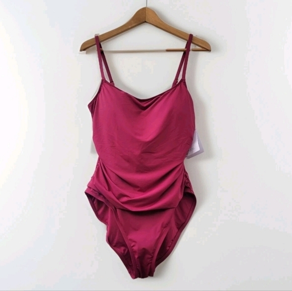 La Blanca Goddess Size 16 New Fuscia Wine Deep Pink One Piece Ruched Swimsuit - Picture 1 of 15